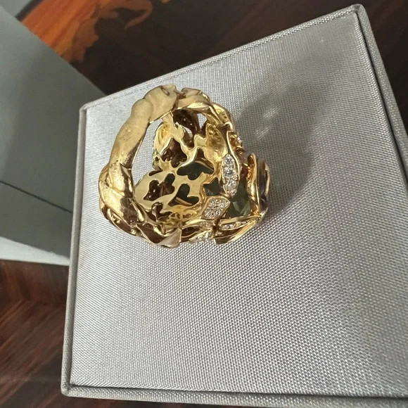 Authentic Christian Dior beautiful ring in size 5.25, in excellent condition - Picture 12 of 15